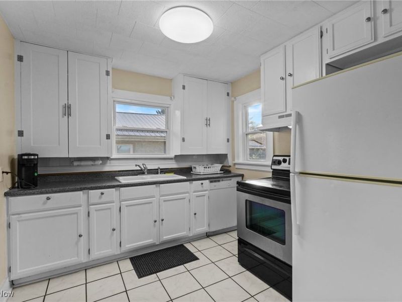 640 Plainfield Road, Akron, OH 44312 Photo 9