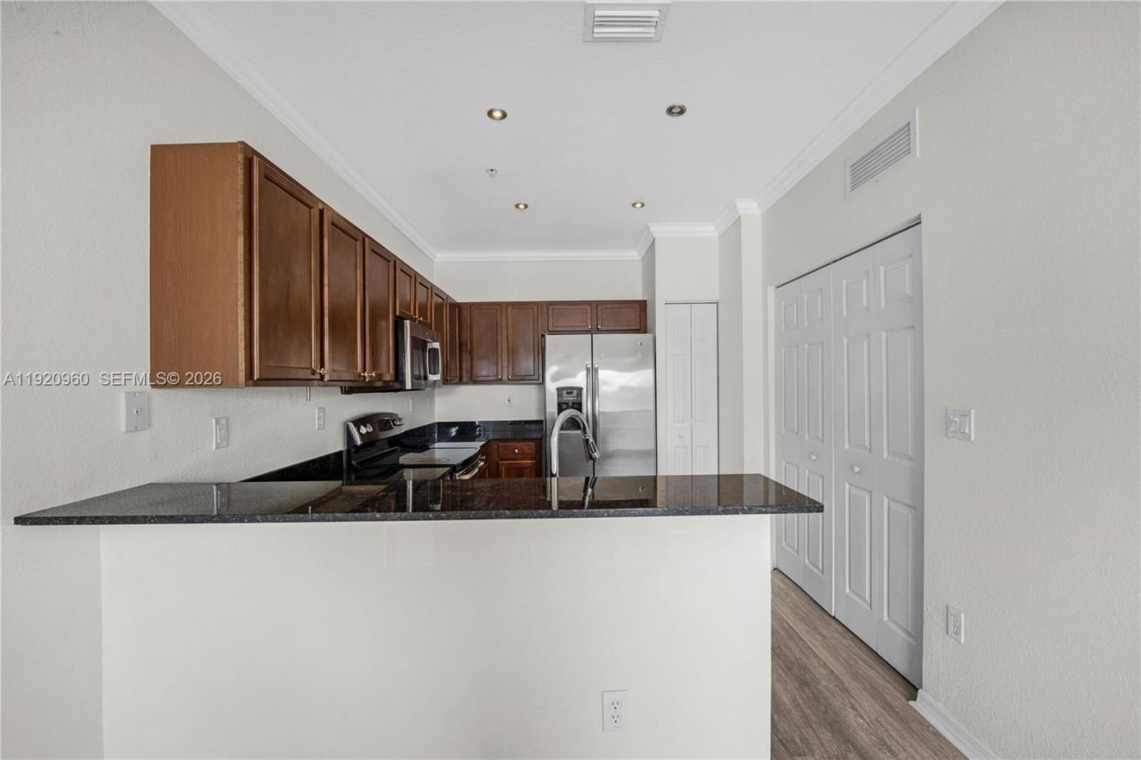 10870 NW 88th Ter, Unit 227, Doral, FL 33178 Photo