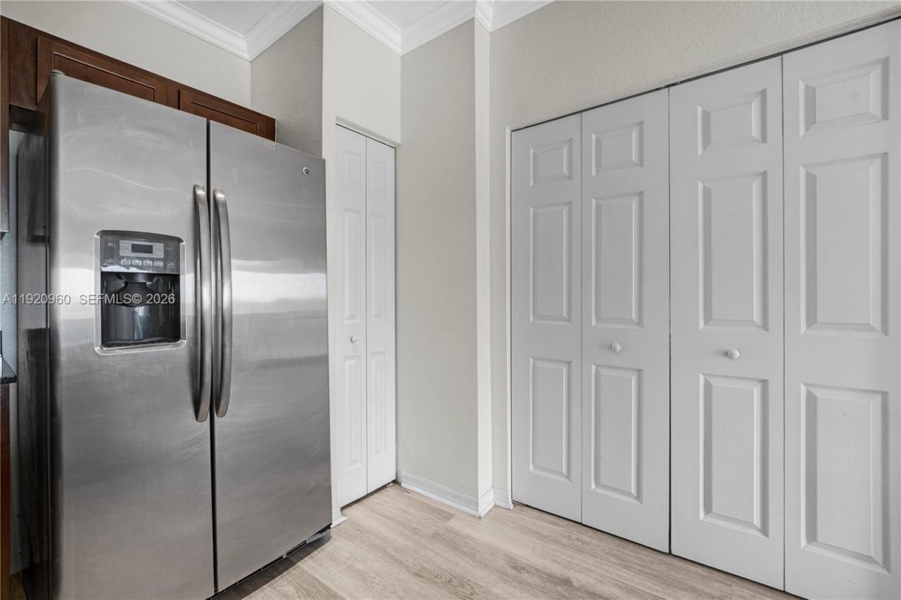 10870 NW 88th Ter, Unit 227, Doral, FL 33178 Photo