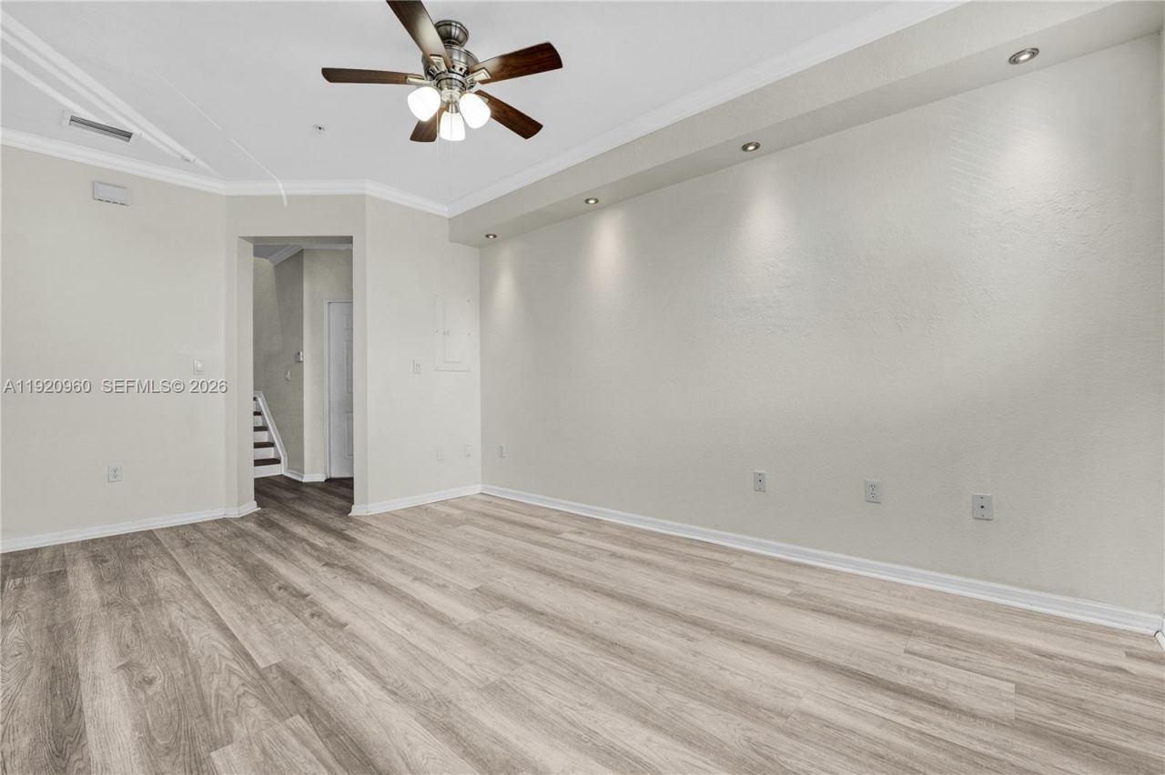 10870 NW 88th Ter, Unit 227, Doral, FL 33178 Photo