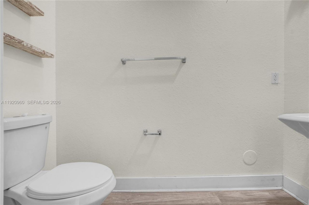 10870 NW 88th Ter, Unit 227, Doral, FL 33178 Photo