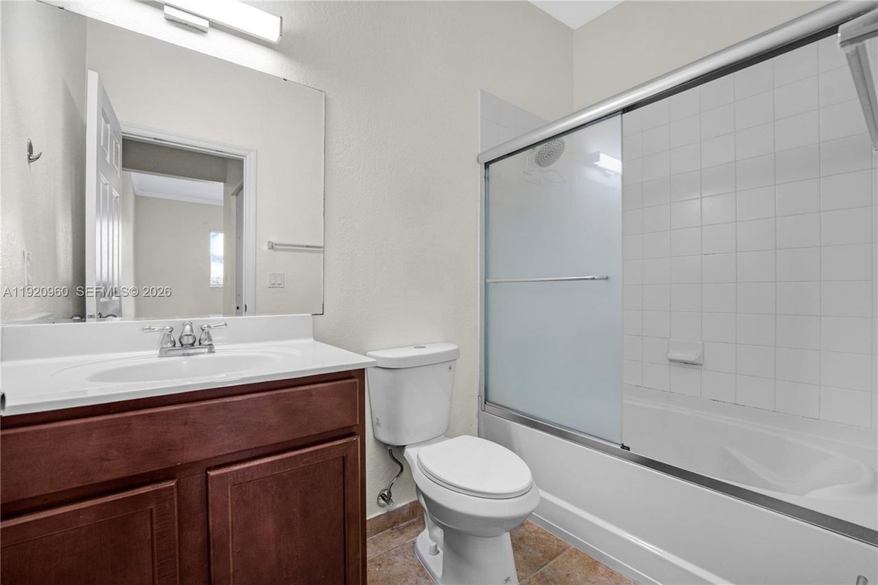 10870 NW 88th Ter, Unit 227, Doral, FL 33178 Photo