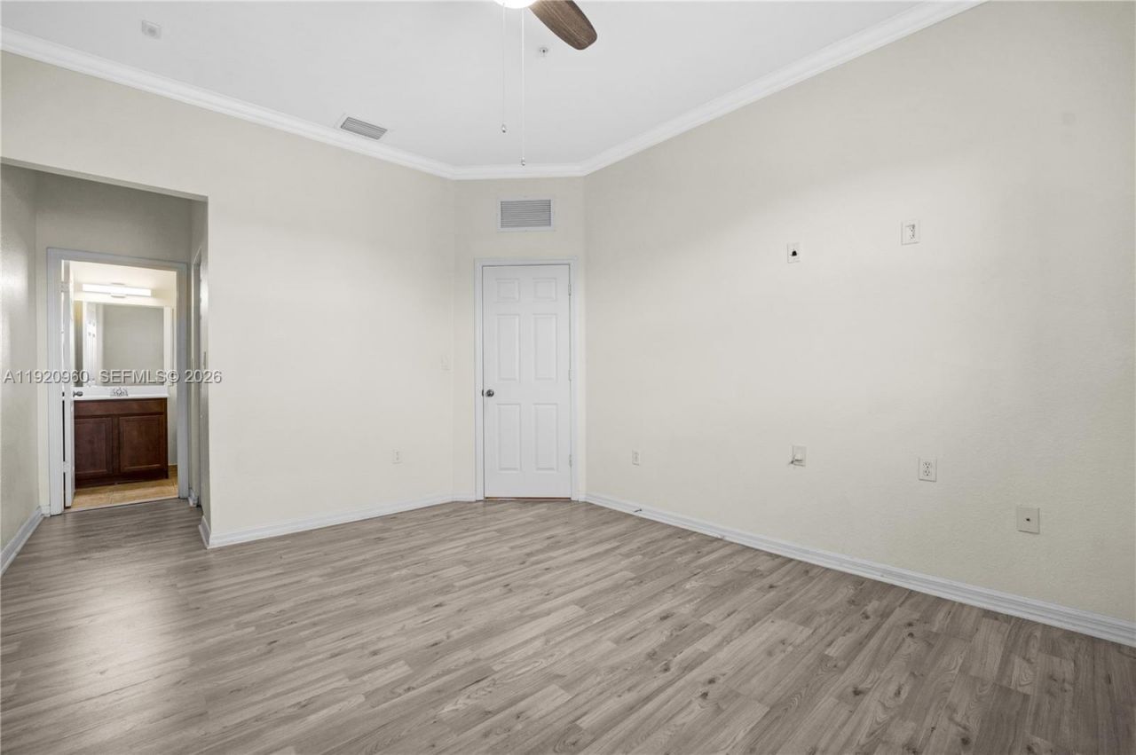 10870 NW 88th Ter, Unit 227, Doral, FL 33178 Photo