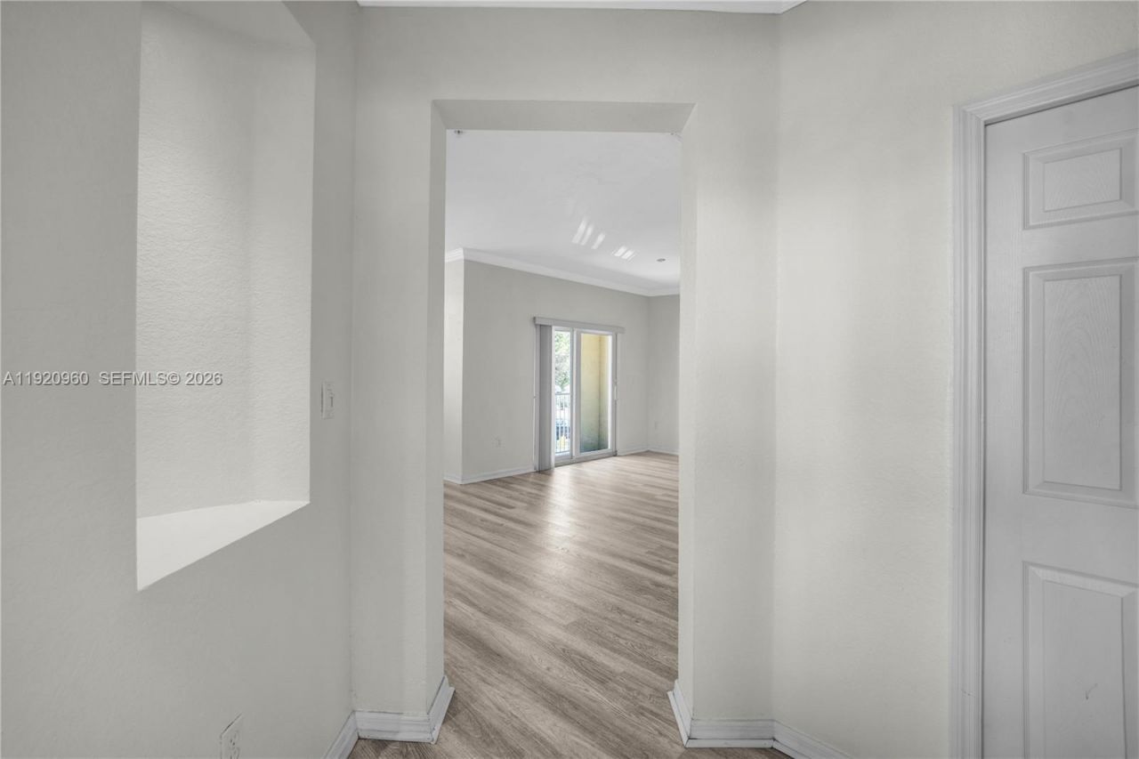 10870 NW 88th Ter, Unit 227, Doral, FL 33178 Photo