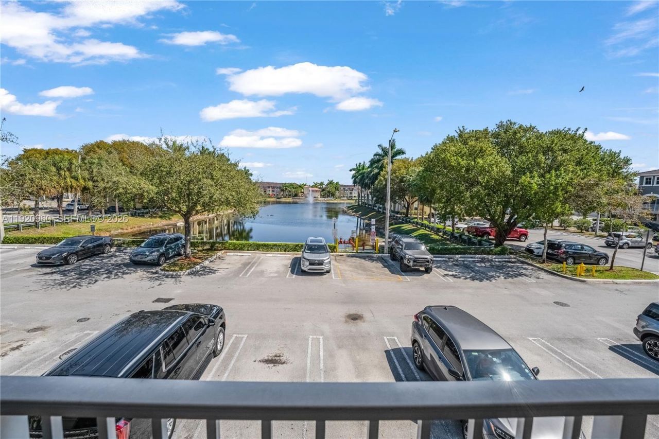 10870 NW 88th Ter, Unit 227, Doral, FL 33178 Photo