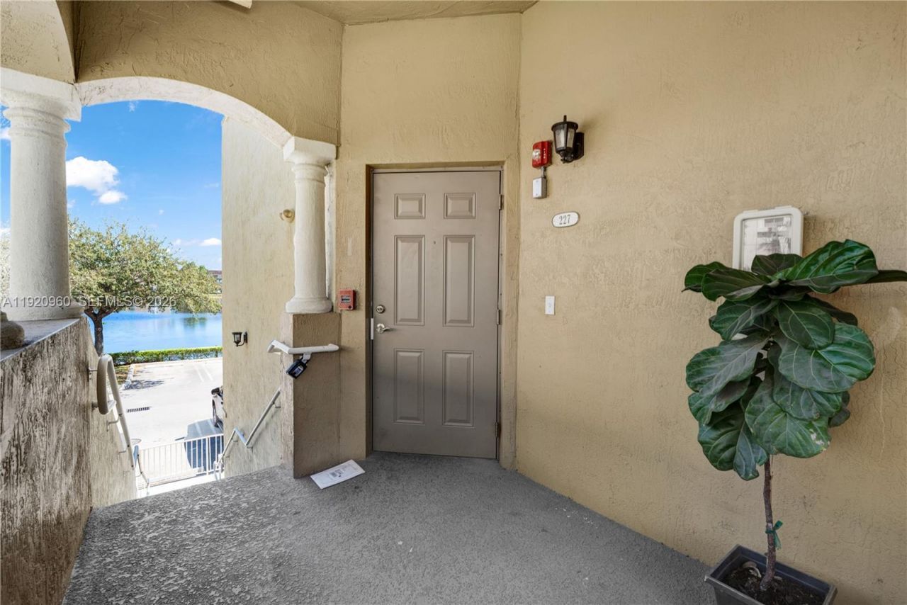 10870 NW 88th Ter, Unit 227, Doral, FL 33178 Photo