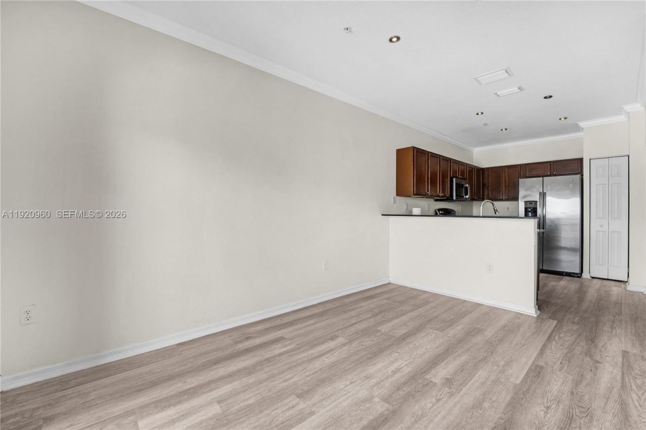 10870 NW 88th Ter, Unit 227, Doral, FL 33178 Photo