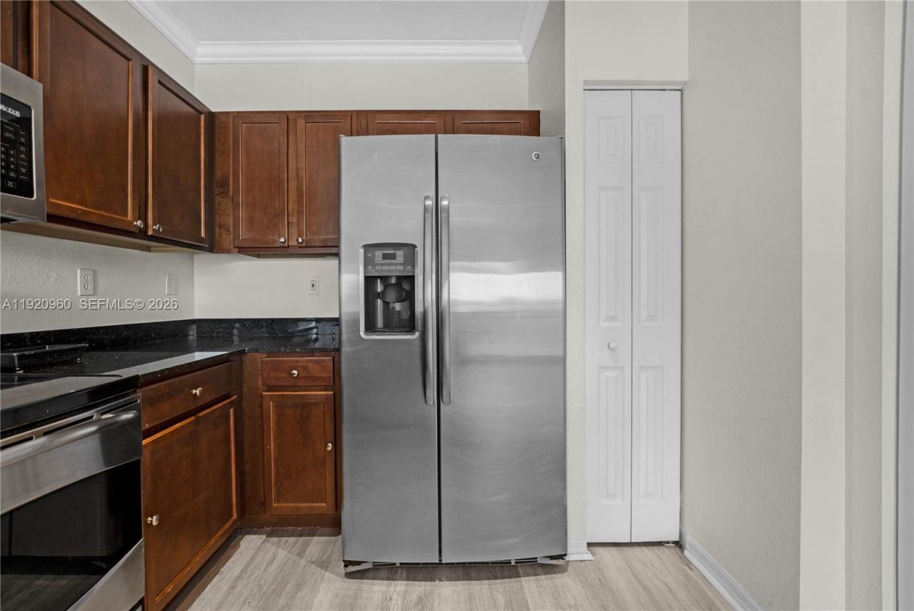 10870 NW 88th Ter, Unit 227, Doral, FL 33178 Photo