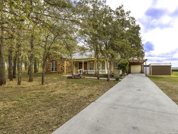 771 Hillje, Kingsbury, TX 78638