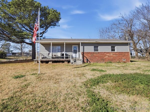 219 SE 1st Street , Checotah, OK 74426