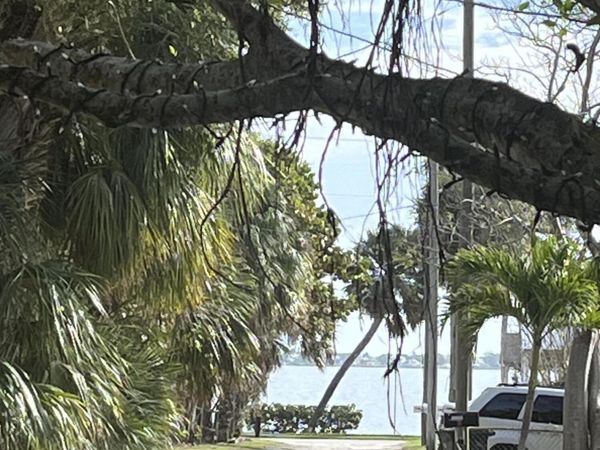 2172 NE Poinciana Terrace, Jensen Beach, FL 34957