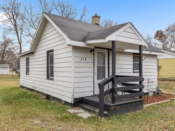 215 S MOORE Street, South Beloit, IL 61080