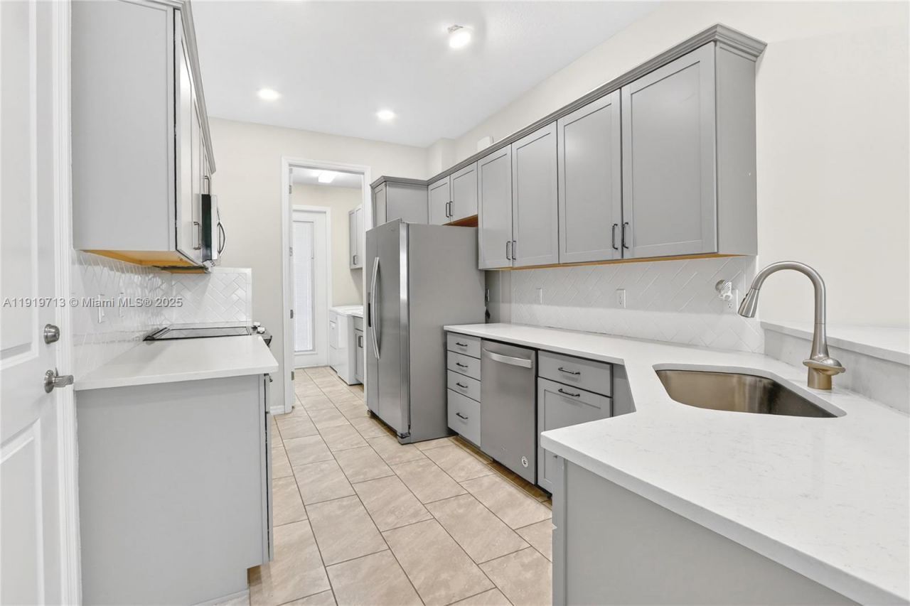 4144 Greenway Dr, Unit 4144, Hollywood, FL 33021 Photo