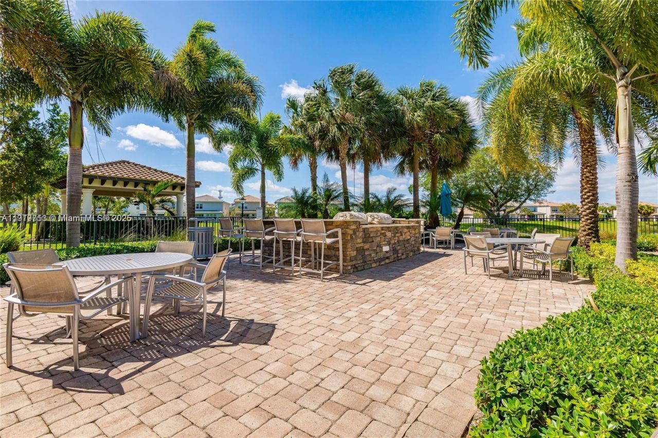 4144 Greenway Dr, Unit 4144, Hollywood, FL 33021 Photo