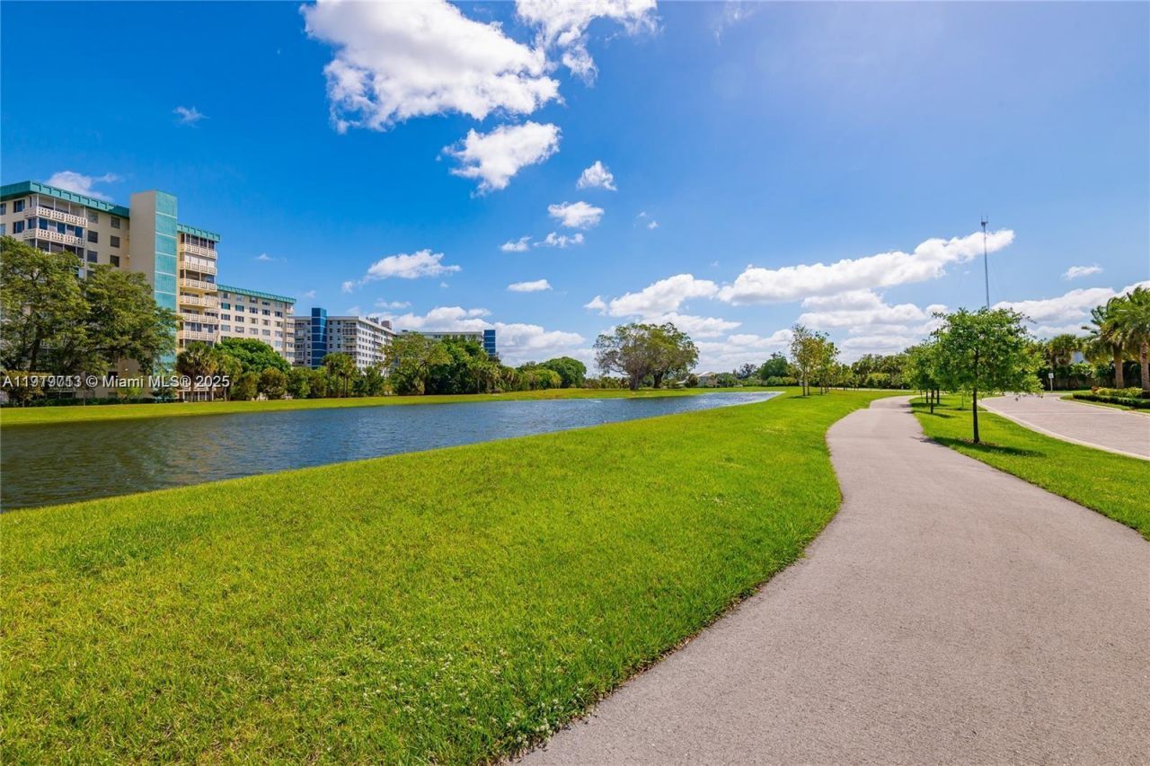 4144 Greenway Dr, Unit 4144, Hollywood, FL 33021 Photo