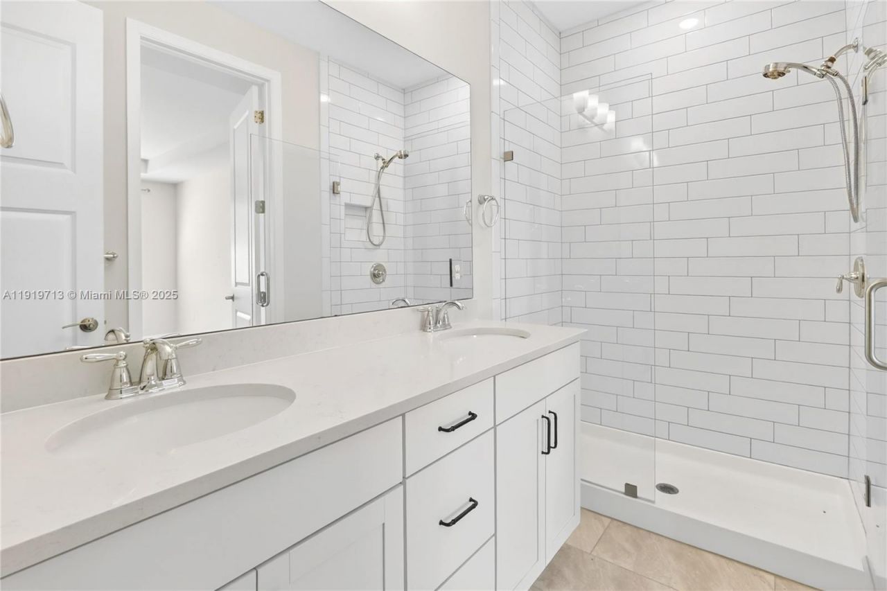 4144 Greenway Dr, Unit 4144, Hollywood, FL 33021 Photo