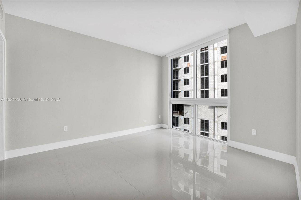 1010 SW 2nd Ave, Unit 1004, Miami, FL 33130 Photo