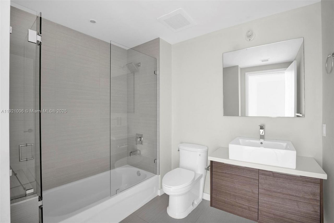 1010 SW 2nd Ave, Unit 1004, Miami, FL 33130 Photo