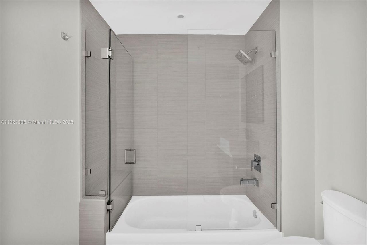 1010 SW 2nd Ave, Unit 1004, Miami, FL 33130 Photo