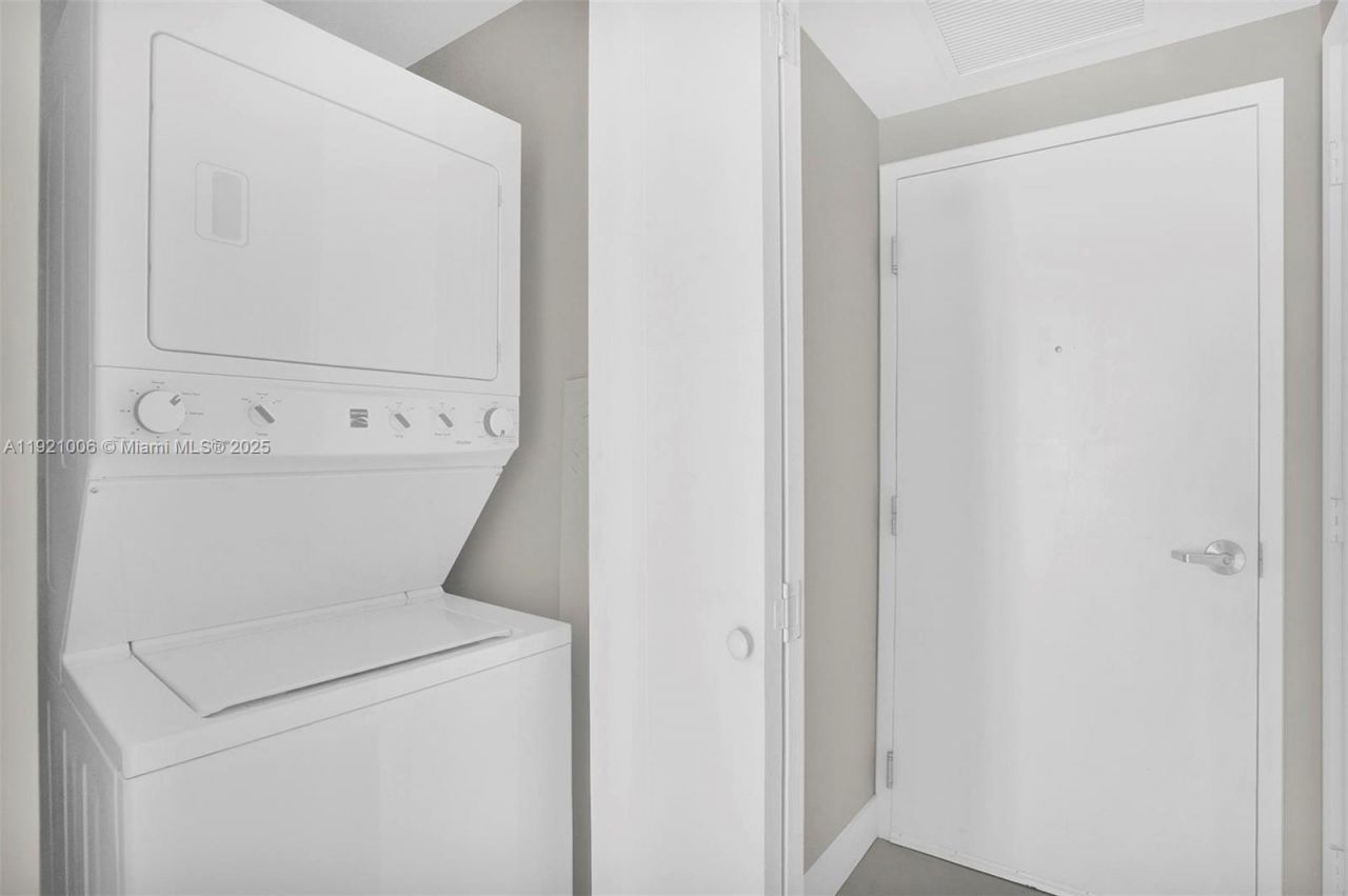 1010 SW 2nd Ave, Unit 1004, Miami, FL 33130 Photo