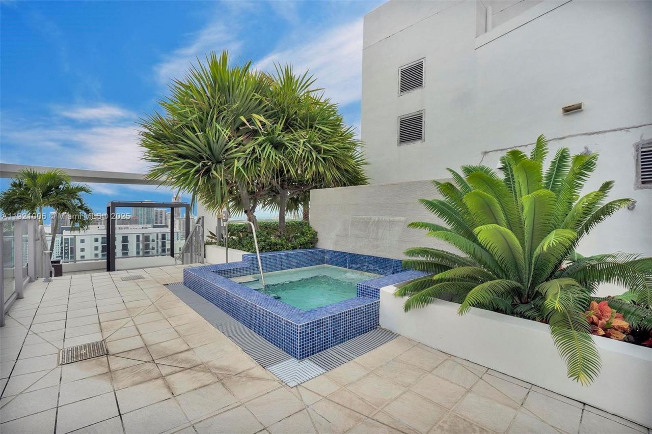 1010 SW 2nd Ave, Unit 1004, Miami, FL 33130 Photo