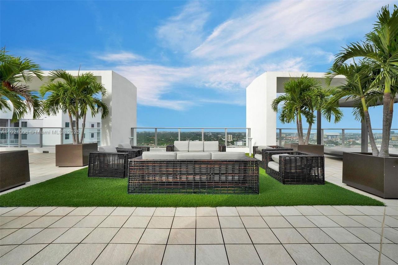 1010 SW 2nd Ave, Unit 1004, Miami, FL 33130 Photo