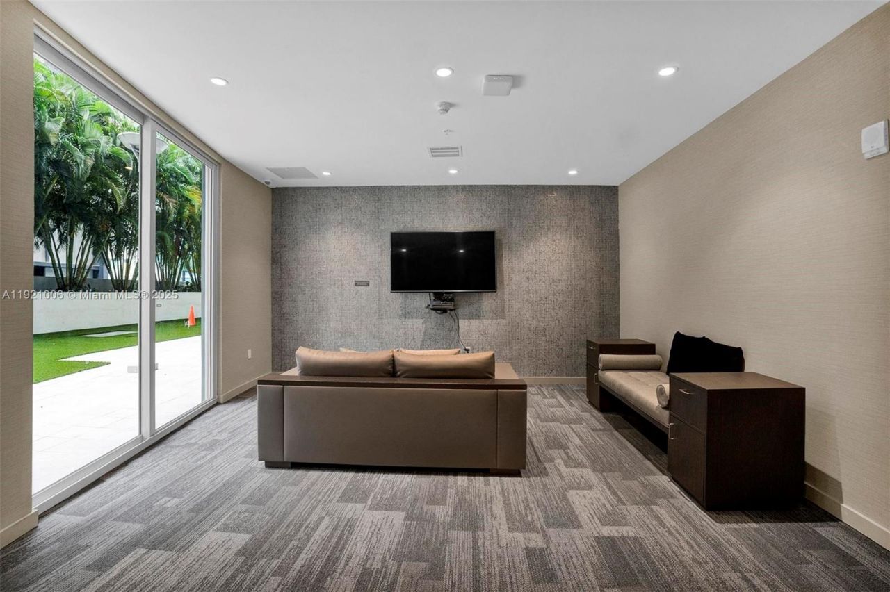 1010 SW 2nd Ave, Unit 1004, Miami, FL 33130 Photo