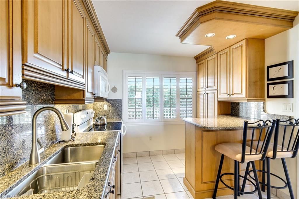 200 Periwinkle Way, Unit 214, Sanibel, FL 33957 Photo