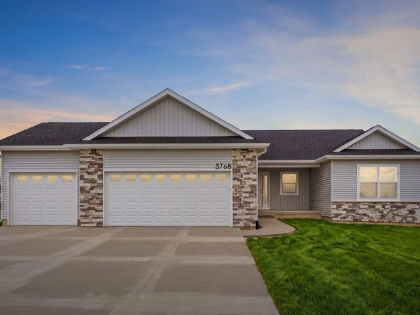 5768 Wall Street, Waterloo, IA 50701