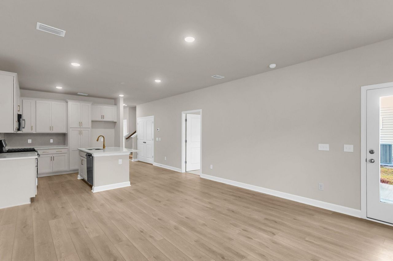 916 Dusk Drive Photo 11