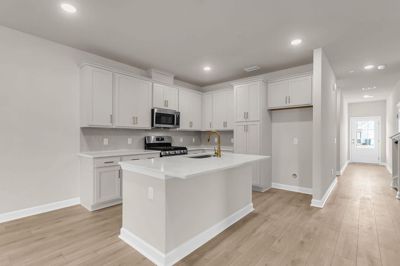 916 Dusk Drive Photo 7