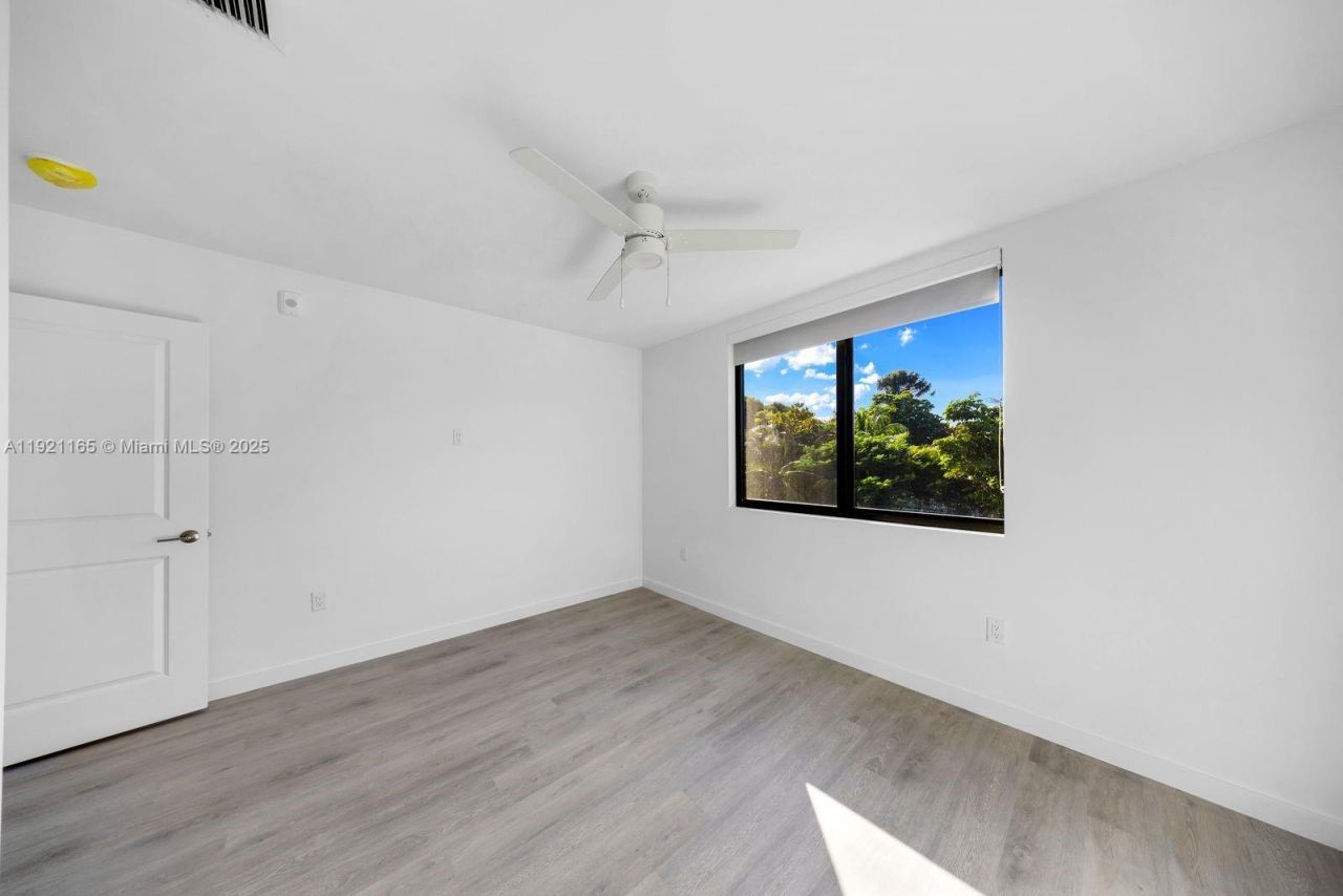 20 NE 19th Ave, Unit 201, Pompano Beach, FL 33060 Photo