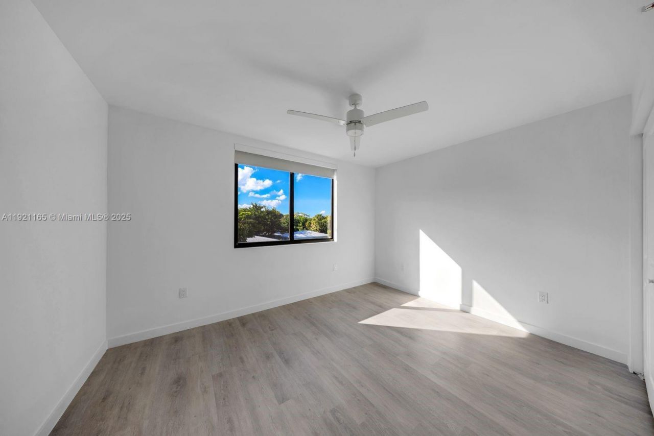 20 NE 19th Ave, Unit 201, Pompano Beach, FL 33060 Photo