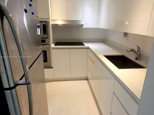 1200 West Ave, Unit PH18, Miami Beach, FL 33139