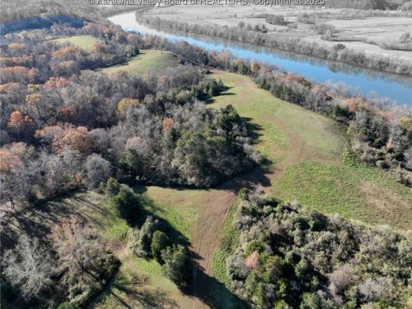 23765 Charleston Road, Leon, WV 25123