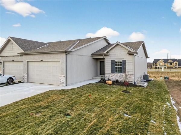 9468 Shady Bend Road, Lenexa, KS 66227