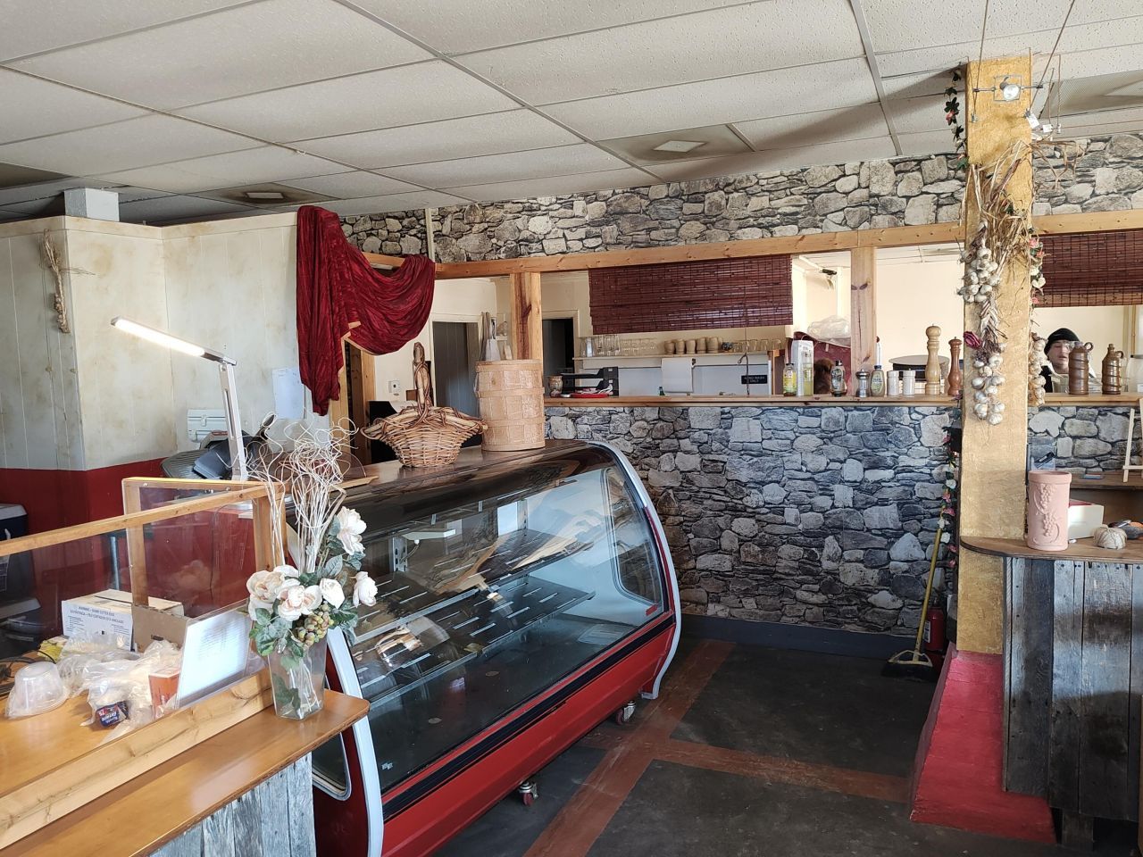 770 N Railroad Avenue  Photo 11