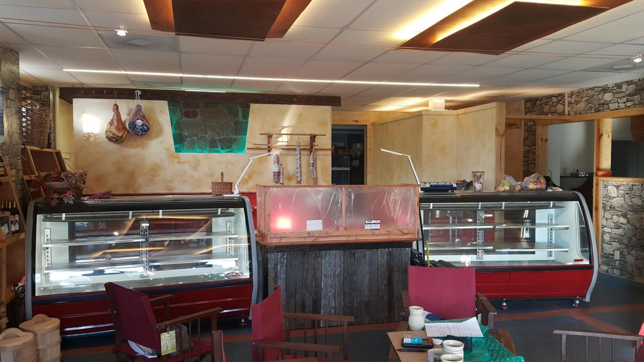 770 N Railroad Avenue  Photo 4