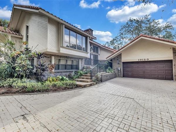 10120 Vestal Ct, Coral Springs, FL 33071