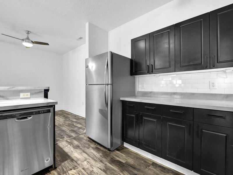 1925 Fortstone Lane, Columbus, OH 43228 Photo 11