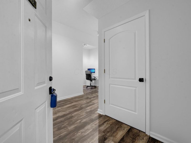 1925 Fortstone Lane, Columbus, OH 43228 Photo 2