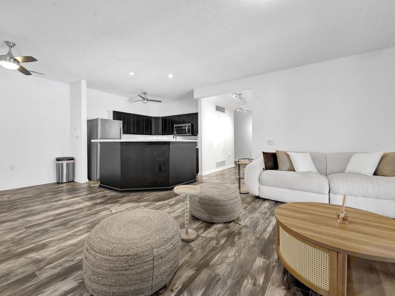 1925 Fortstone Lane, Columbus, OH 43228 Photo 7