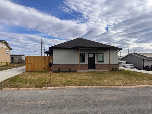 803 1 & 2 N 13th Place, Rogers, AR 72756