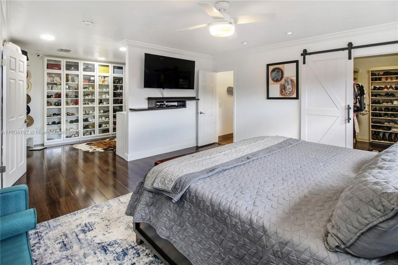 19901 NE 21st Ave, Miami, FL 33179 Photo