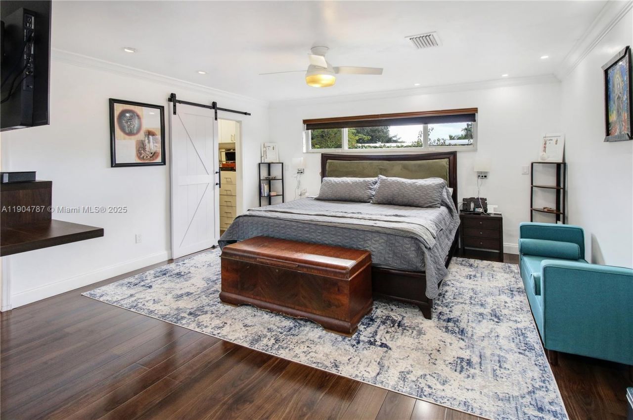 19901 NE 21st Ave, Miami, FL 33179 Photo