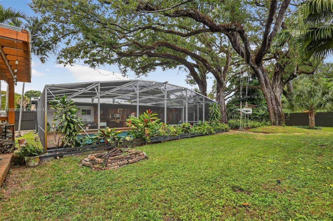 19901 NE 21st Ave, Miami, FL 33179 Photo