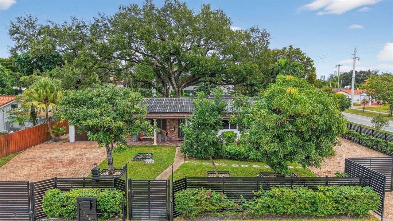 19901 NE 21st Ave, Miami, FL 33179 Photo