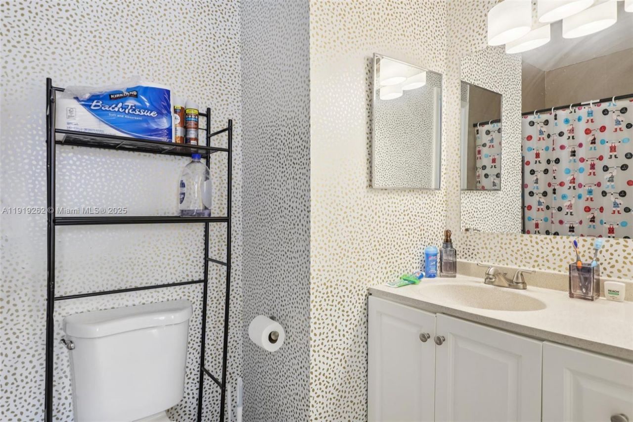 8389 NW 8th St, Unit 7, Miami, FL 33126 Photo