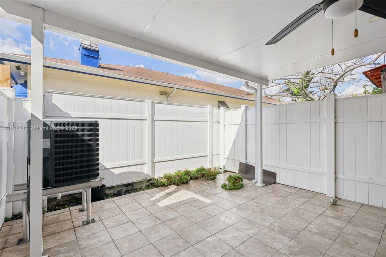 8389 NW 8th St, Unit 7, Miami, FL 33126 Photo