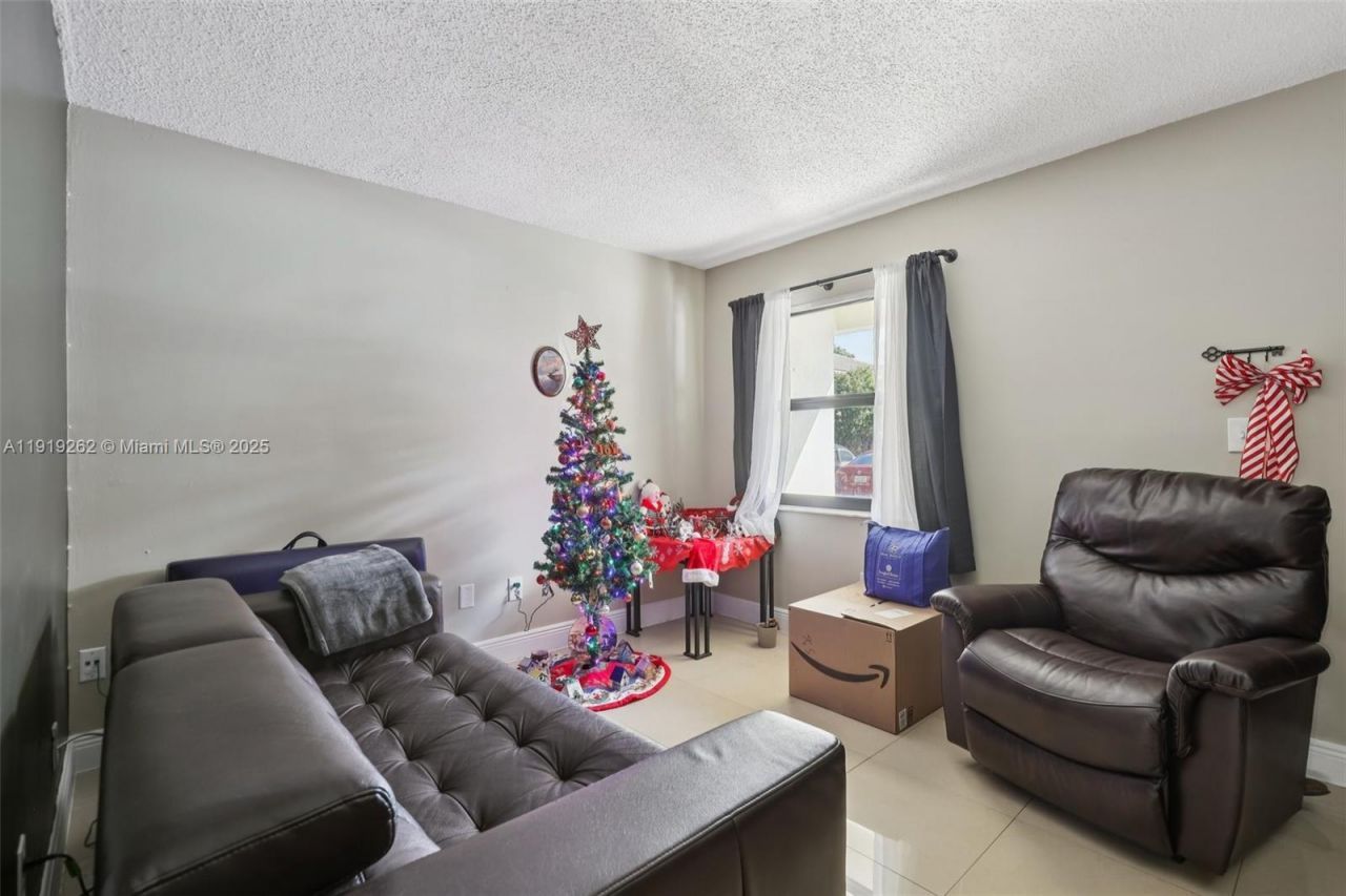 8389 NW 8th St, Unit 7, Miami, FL 33126 Photo